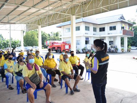 ผู้ว่าราชการจังหวัดปราจีนบุรี มอบถุงยังชีพให้ประชาชนผู้ประสบอุทก