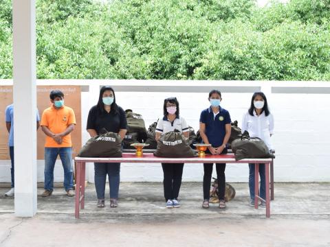 พิธีมอบสิ่งของพระราชทานแก่ประชนผู้ประสบอุทกภัย ในพื้นที่ตำบลวัดโ